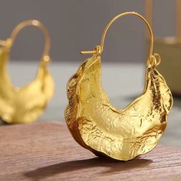 Zara Gold Crescent Hoop Earrings - Picture 4 of 11